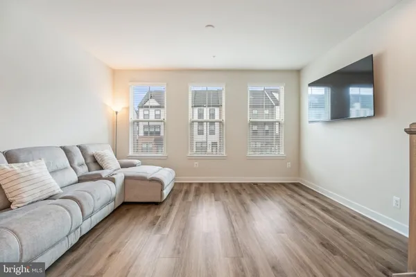 $2,900 | 646 Lakemont Drive, Glen Burnie, MD 21060