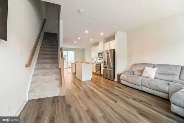 $2,900 | 646 Lakemont Drive, Glen Burnie, MD 21060