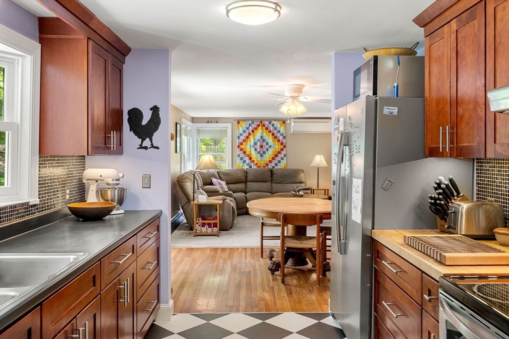55 Robert Road Marblehead, MA 01945 - Photo 11 of 35 Gallery Image 11
