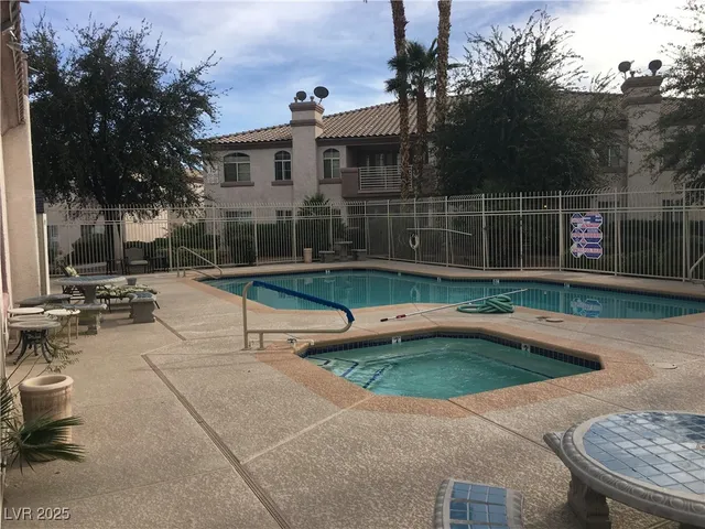 $1,295 | 4555 East Sahara Avenue, Unit 232, Las Vegas, NV 89104