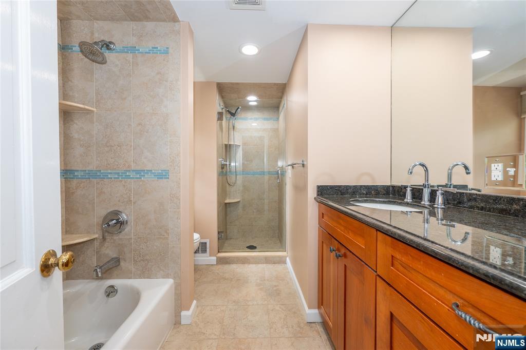 15 Congress Road Emerson, NJ 07630 - Photo 27 of 48