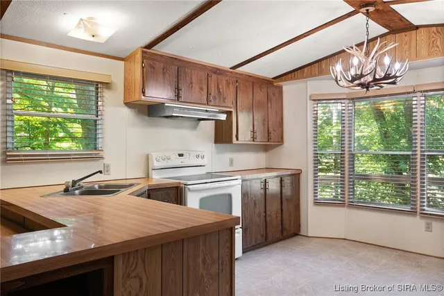 $189,000 | 2304 North Sleepy Hollow, Eckerty, IN 47116