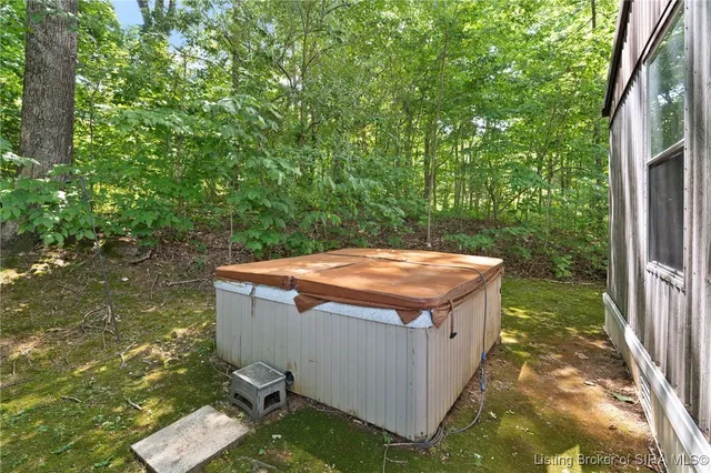 $189,000 | 2304 North Sleepy Hollow, Eckerty, IN 47116