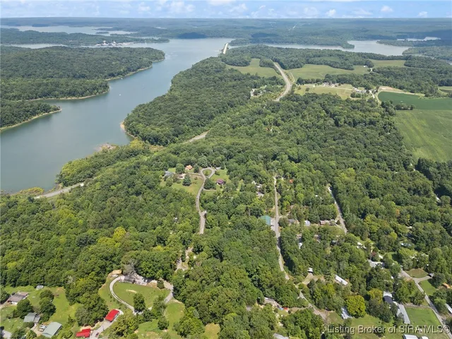 $189,000 | 2304 North Sleepy Hollow, Eckerty, IN 47116