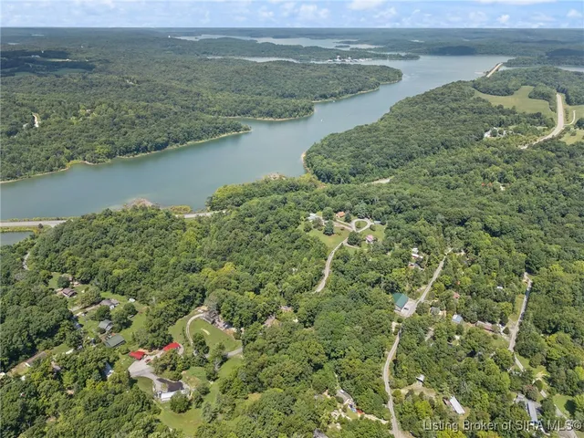 $189,000 | 2304 North Sleepy Hollow, Eckerty, IN 47116