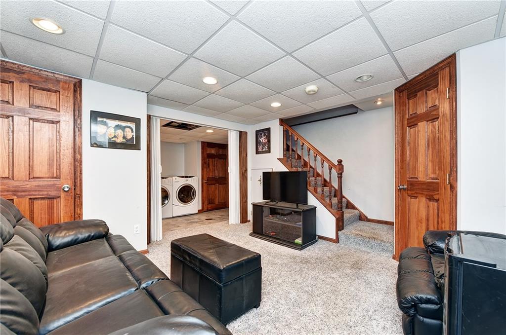 1209 Girard Road Pittsburgh, PA 15227 - Photo 20 of 25 Gallery Image 20