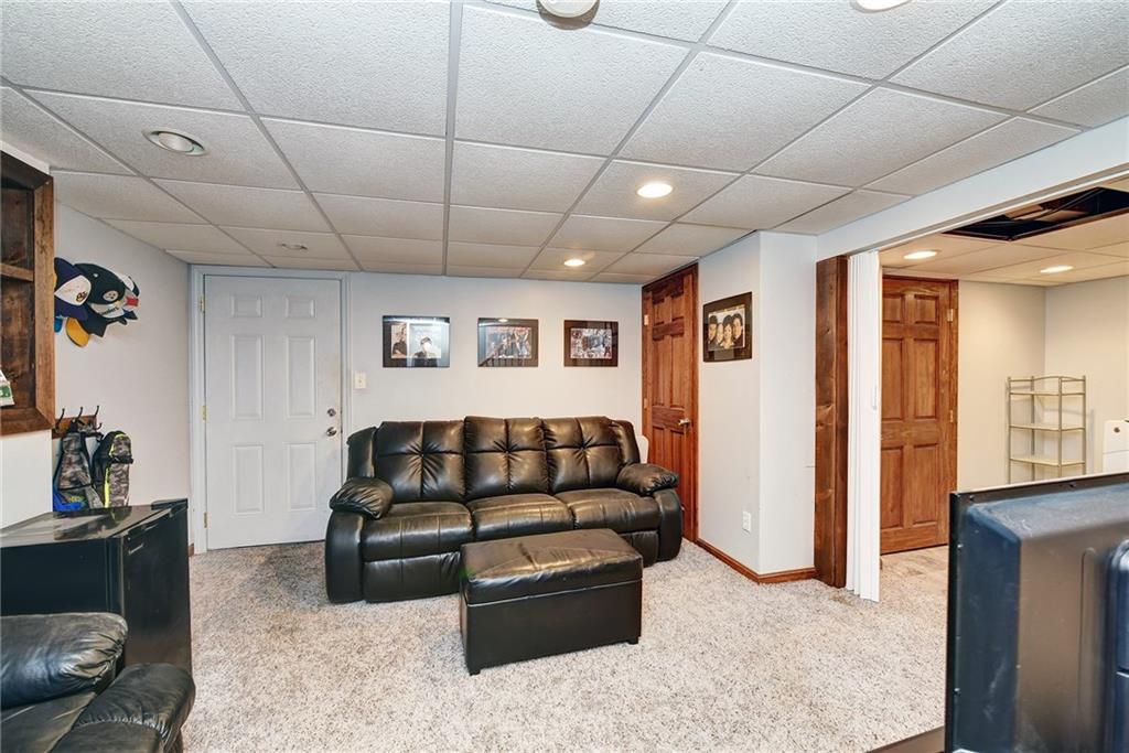 1209 Girard Road Pittsburgh, PA 15227 - Photo 21 of 25 Gallery Image 21