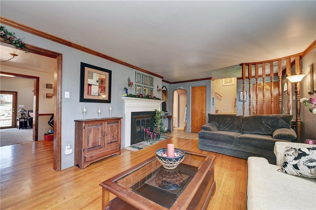 1209 Girard Road Pittsburgh, PA 15227 - Photo 4 of 25 Gallery Image 4