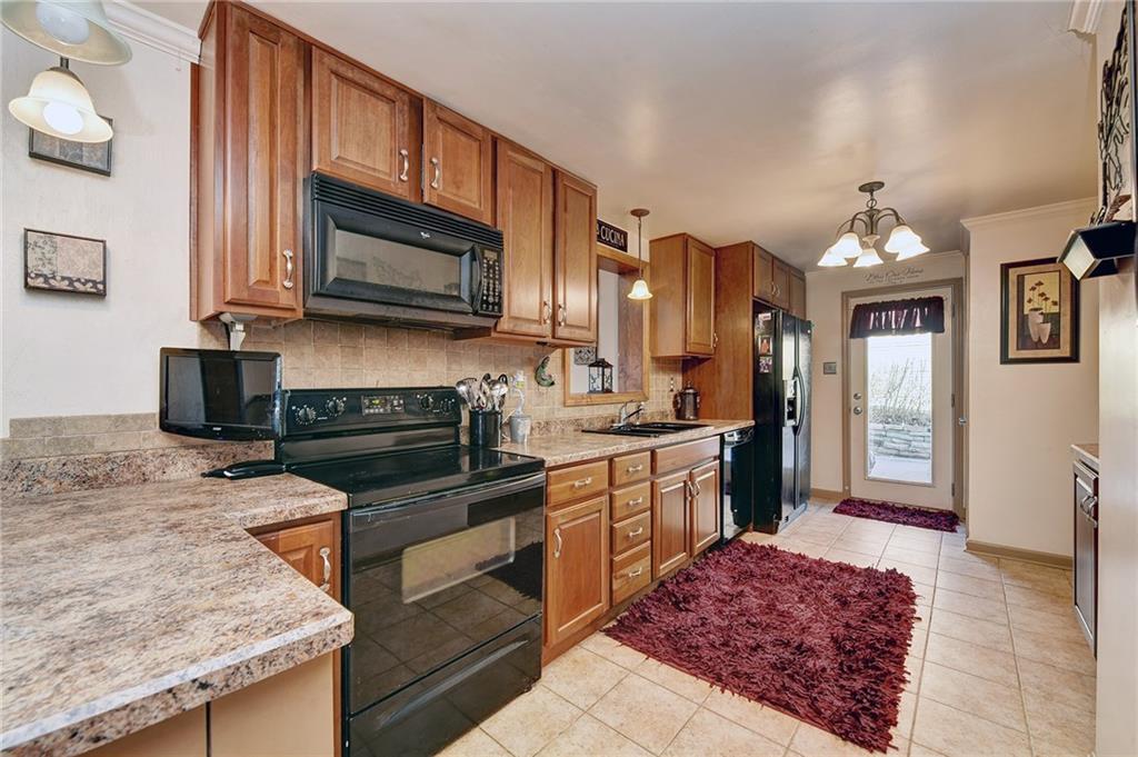 1209 Girard Road Pittsburgh, PA 15227 - Photo 5 of 25 Gallery Image 5