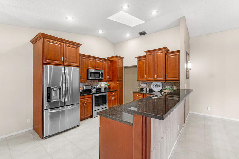 21011 Windemere Lane Boca Raton, FL 33428 - Photo 5 of 21 pic 5