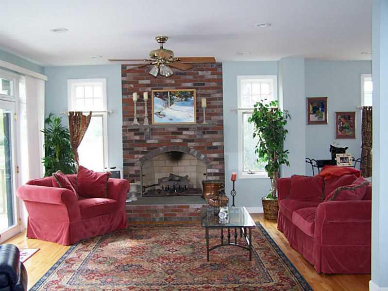 5012 North Woods Road, Unit 5012 Kingfield, ME 04947 - Photo 5 of 14 Living Room.