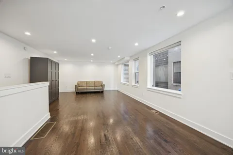 $450,000 | 1022 South 2nd Street, Unit 7, Philadelphia, PA 19147