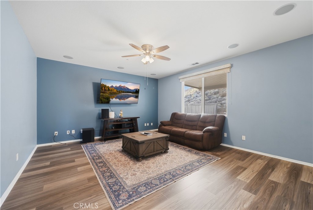 34308 Heather Ridge Road Lake Elsinore, CA 92532 - Photo 11 of 31