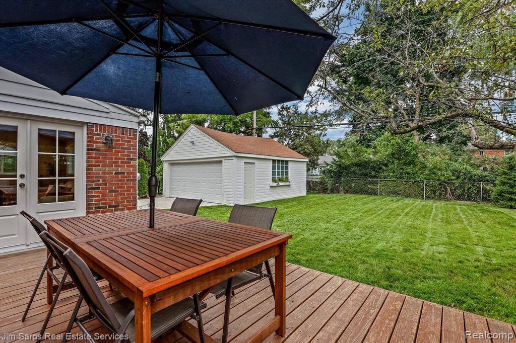 1240 Fairholme Road Grosse Pointe Woods, MI 48236 - Photo 16 of 17