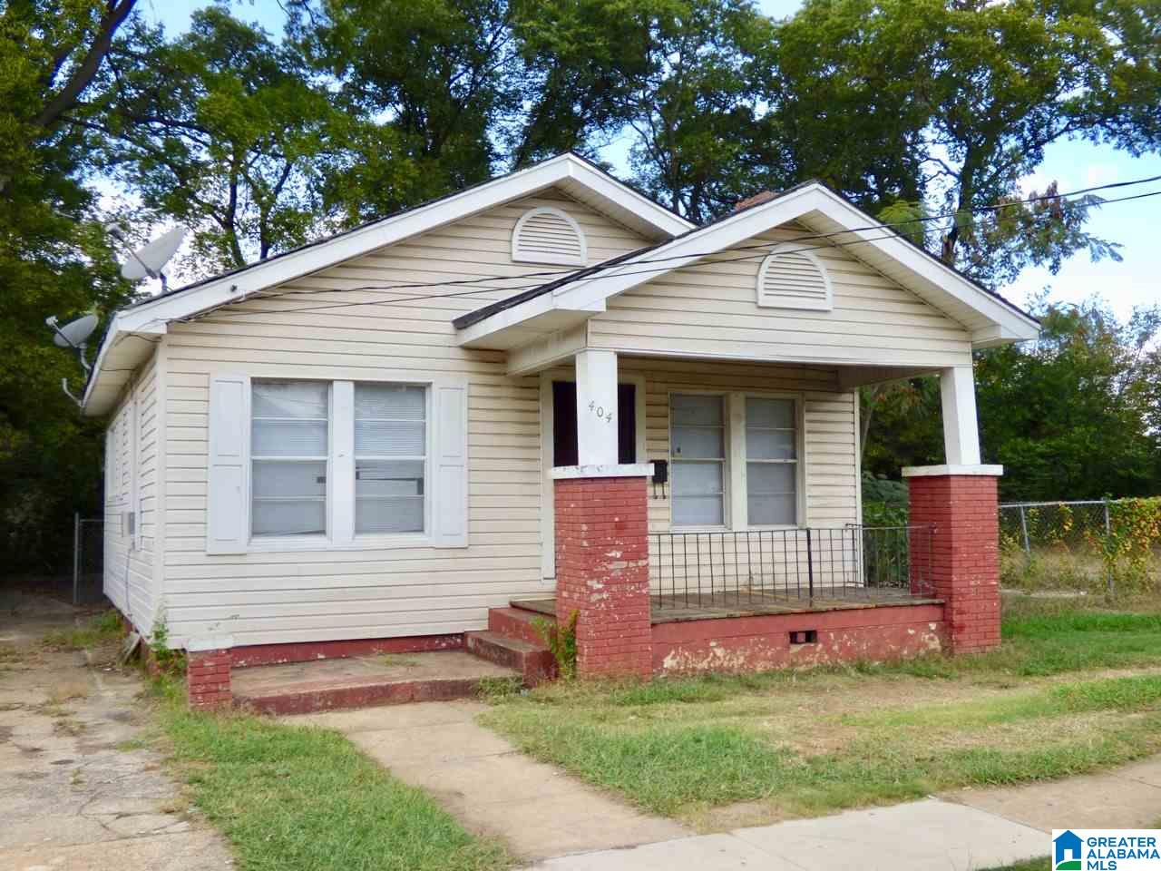 404 Fulton Avenue Southwest Birmingham, AL 35211 - Photo 1 of 10