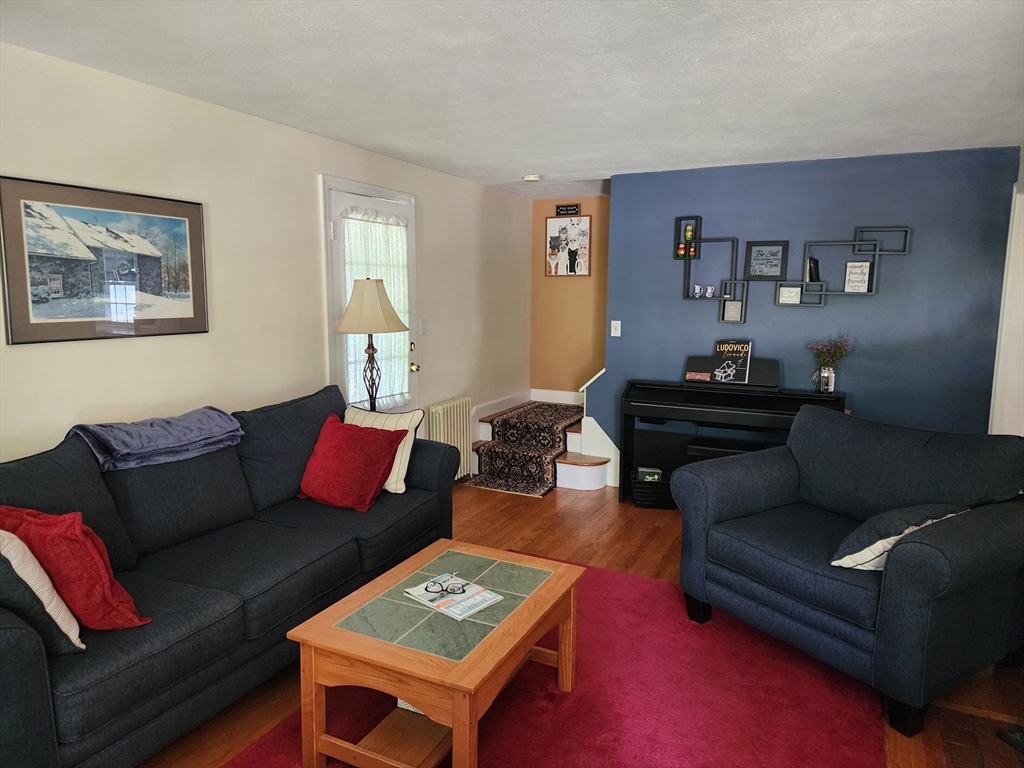235 Chalmers Street Springfield, MA 01118 - Photo 10 of 29