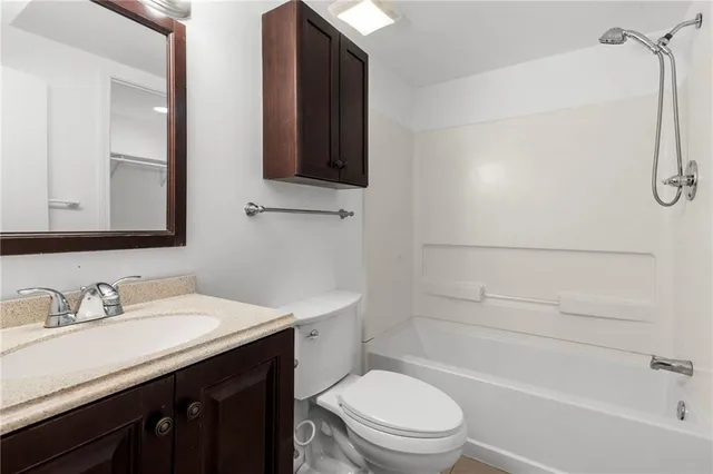 $220,000 | 20108 East 12th Terrace South, Independence, MO 64057