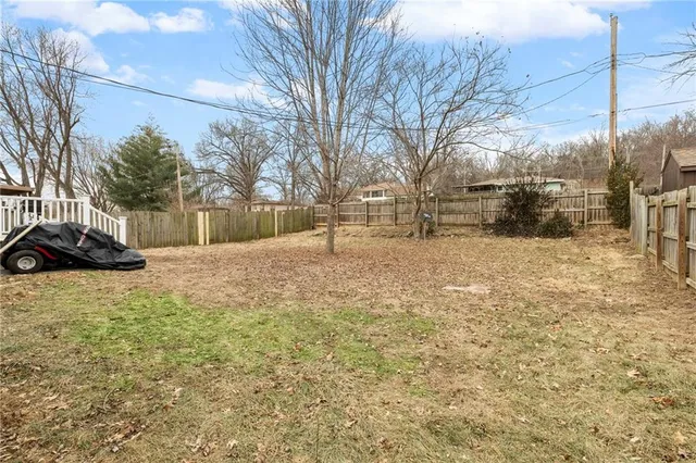 $220,000 | 20108 East 12th Terrace South, Independence, MO 64057