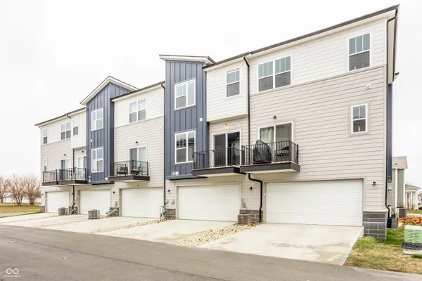 $1,950 | 3123 Bolton Square Boulevard, Indianapolis, IN 46222