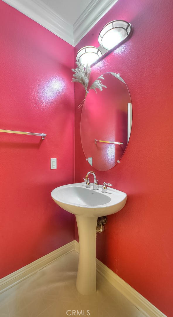 16861 Ridge Cliff Drive Riverside, CA 92503 - Photo 29 of 75 Powder Room