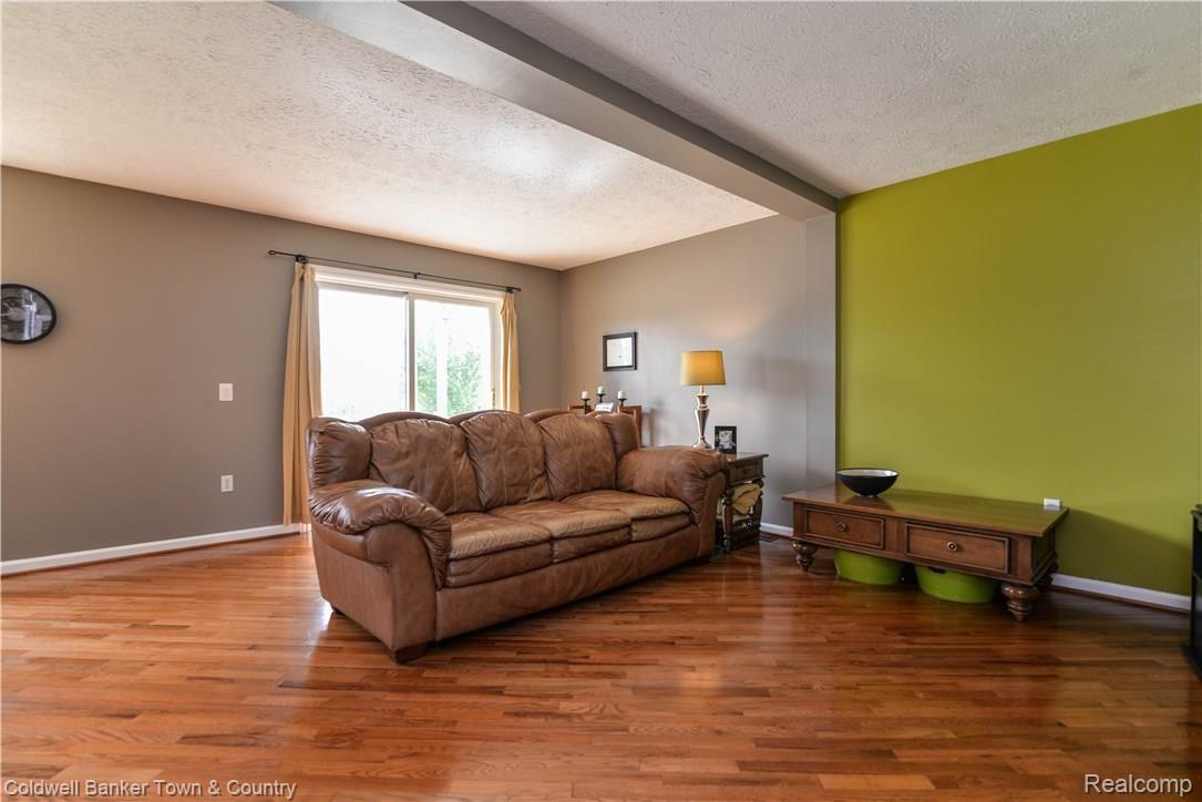 27216 Spaulding Road New Hudson, MI 48165 - Photo 20 of 38 AUG81.jpg