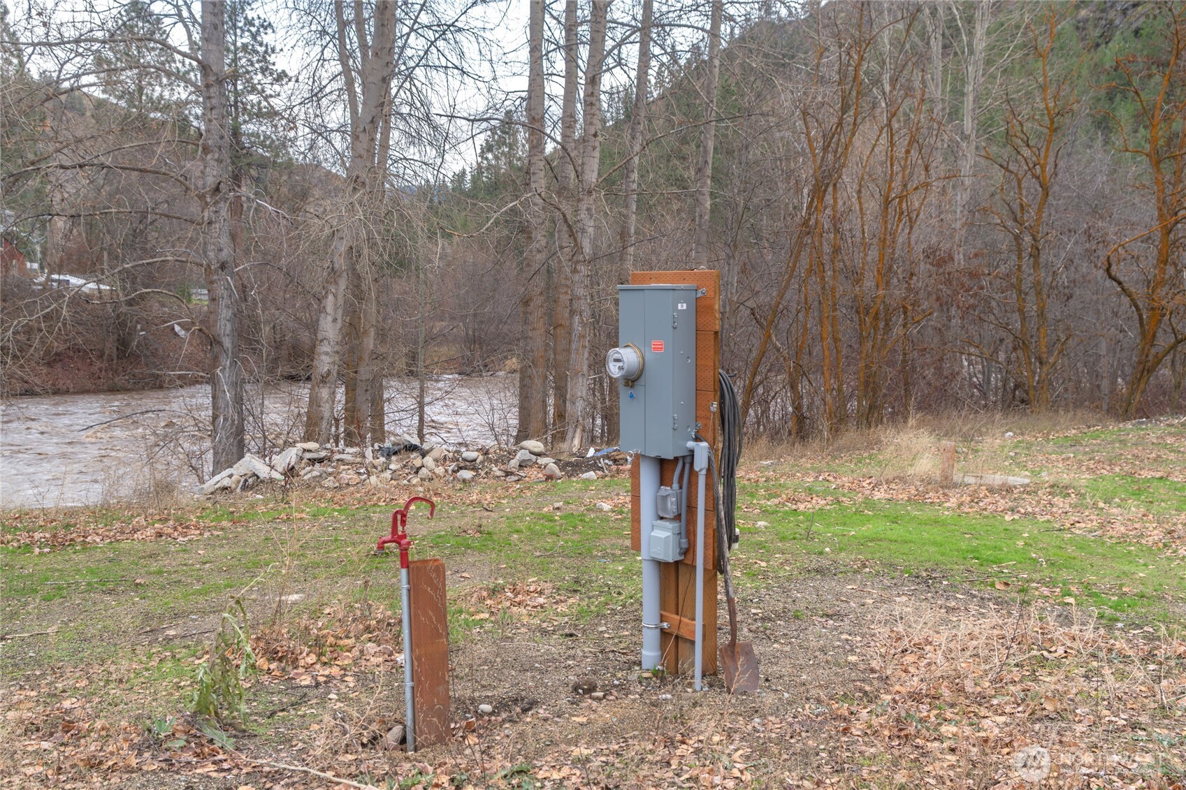 372 Mad Ranch Lane Entiat, WA 98822 - Photo 10 of 16 a view of a outdoor space