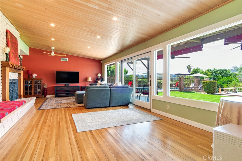 2886 McAllister Street Riverside, CA 92503 - Photo 8 of 47