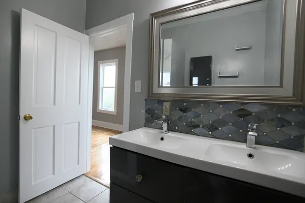 $3,400 | 4 Burton Avenue, Unit 3, Boston, MA 02119