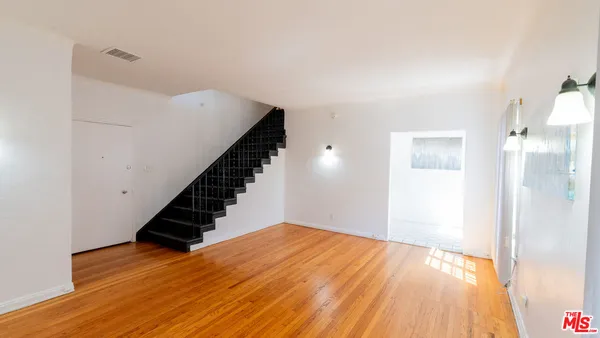 $2,995 | 6336 Orange Street, Unit 5, Los Angeles, CA 90048