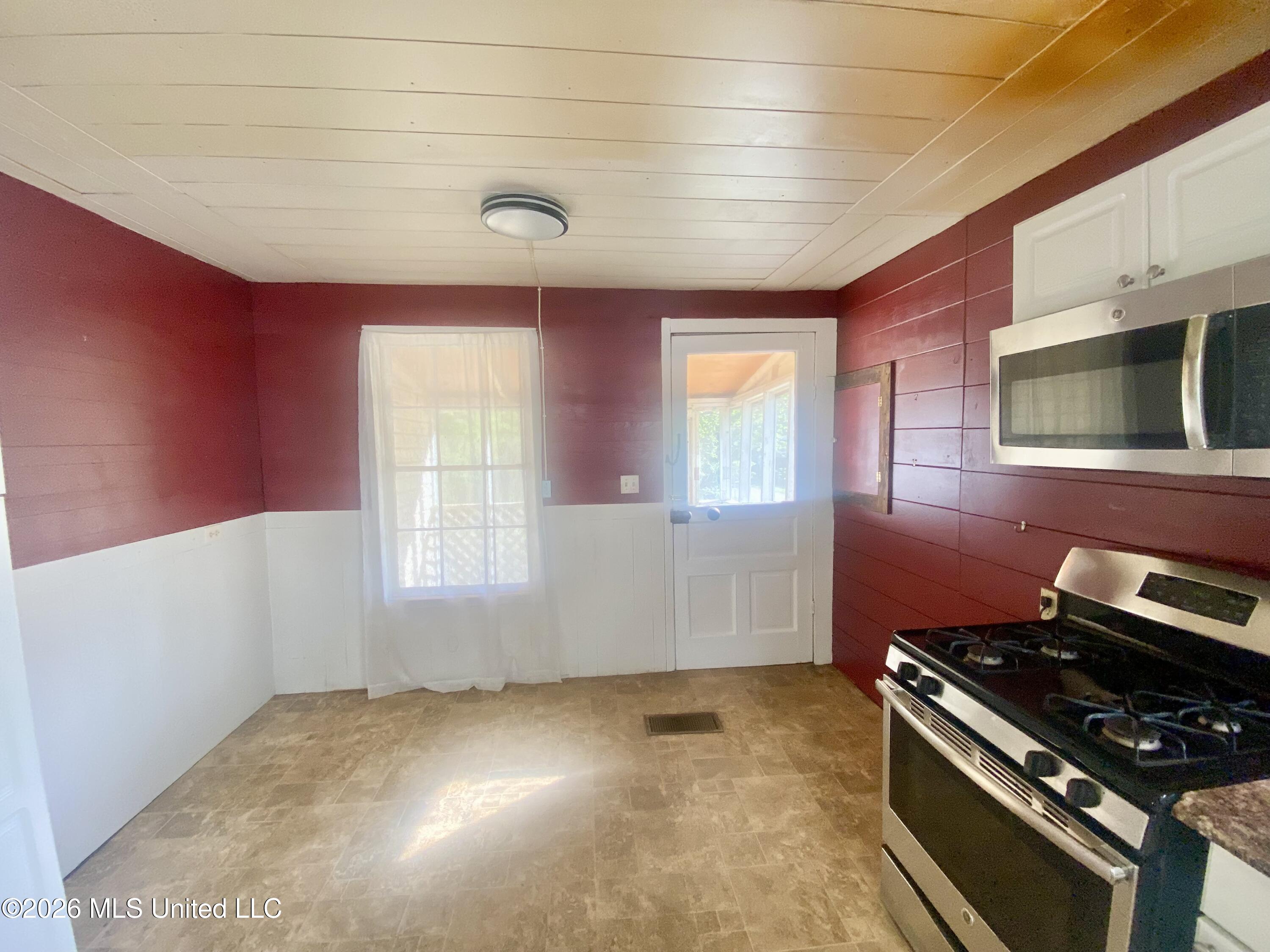 209 West Cayuga Street Crystal Springs, MS 39059 - Photo 18 of 35 IMG_5360