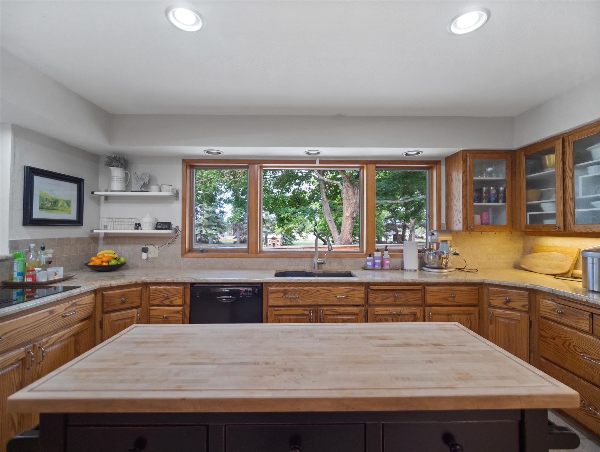 9110 South Crestview Road Spokane, WA 99224 - Photo 8 of 46
