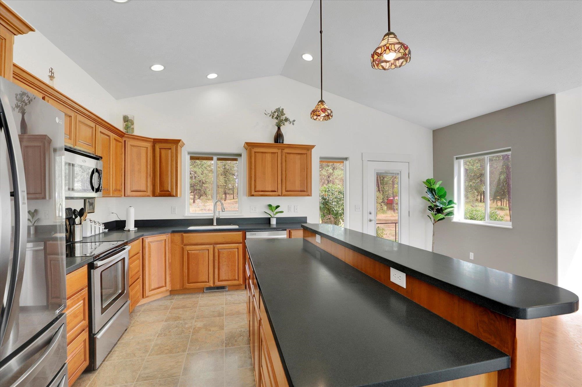 11320 South Stangland Road Medical Lake, WA 99022 - Photo 16 of 46