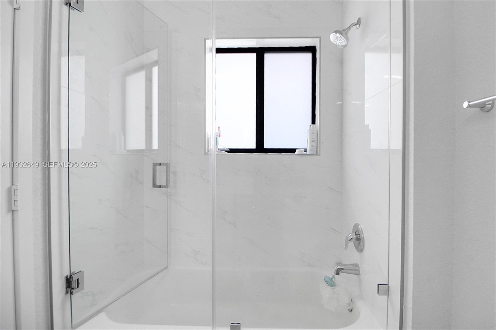 14671 Southwest 20th Street Miami, FL 33175 - Photo 48 of 53 a bathroom with a bathtub