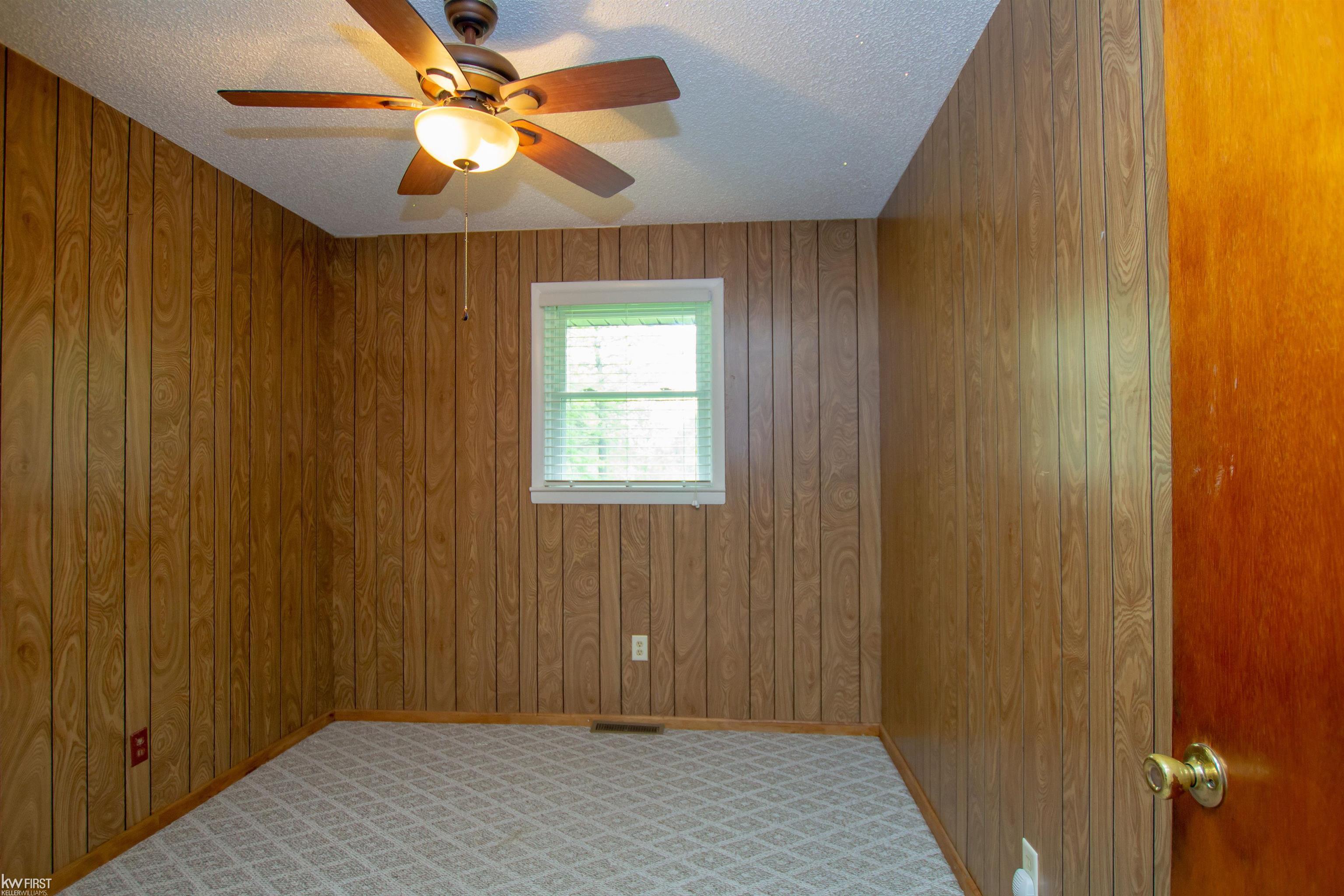 3472 Morrish Road Swartz Creek, MI 48473 - Photo 10 of 27 50174970-aec7e101-8f41-458f-8526-c446e46570cc.JPG
