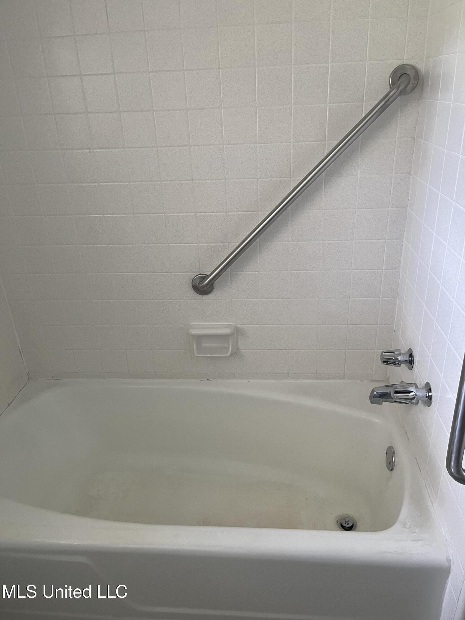 2500 Orleans Road Biloxi, MS 39531 - Photo 20 of 24 IMG_6968