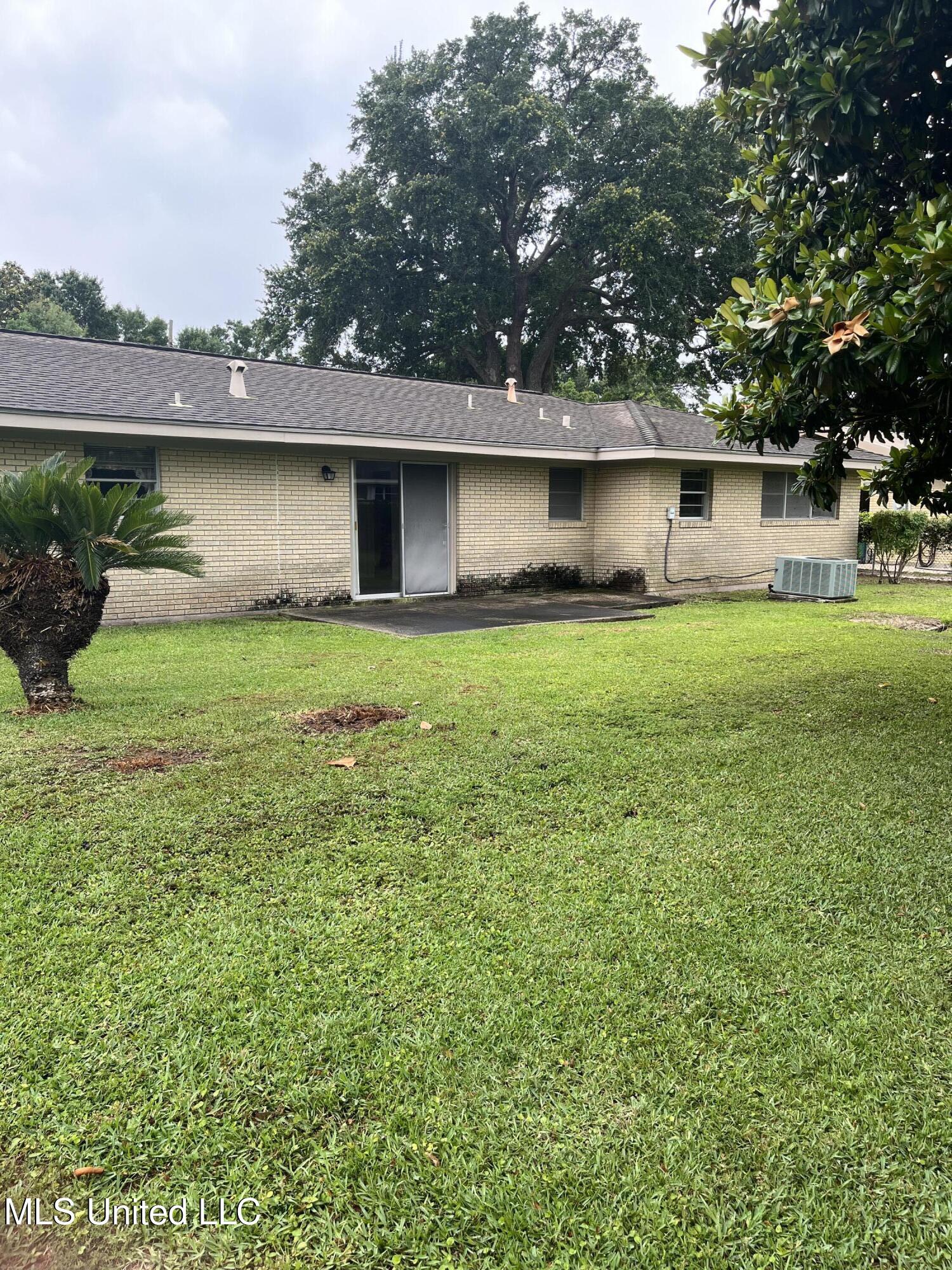 2500 Orleans Road Biloxi, MS 39531 - Photo 2 of 24 IMG_6775