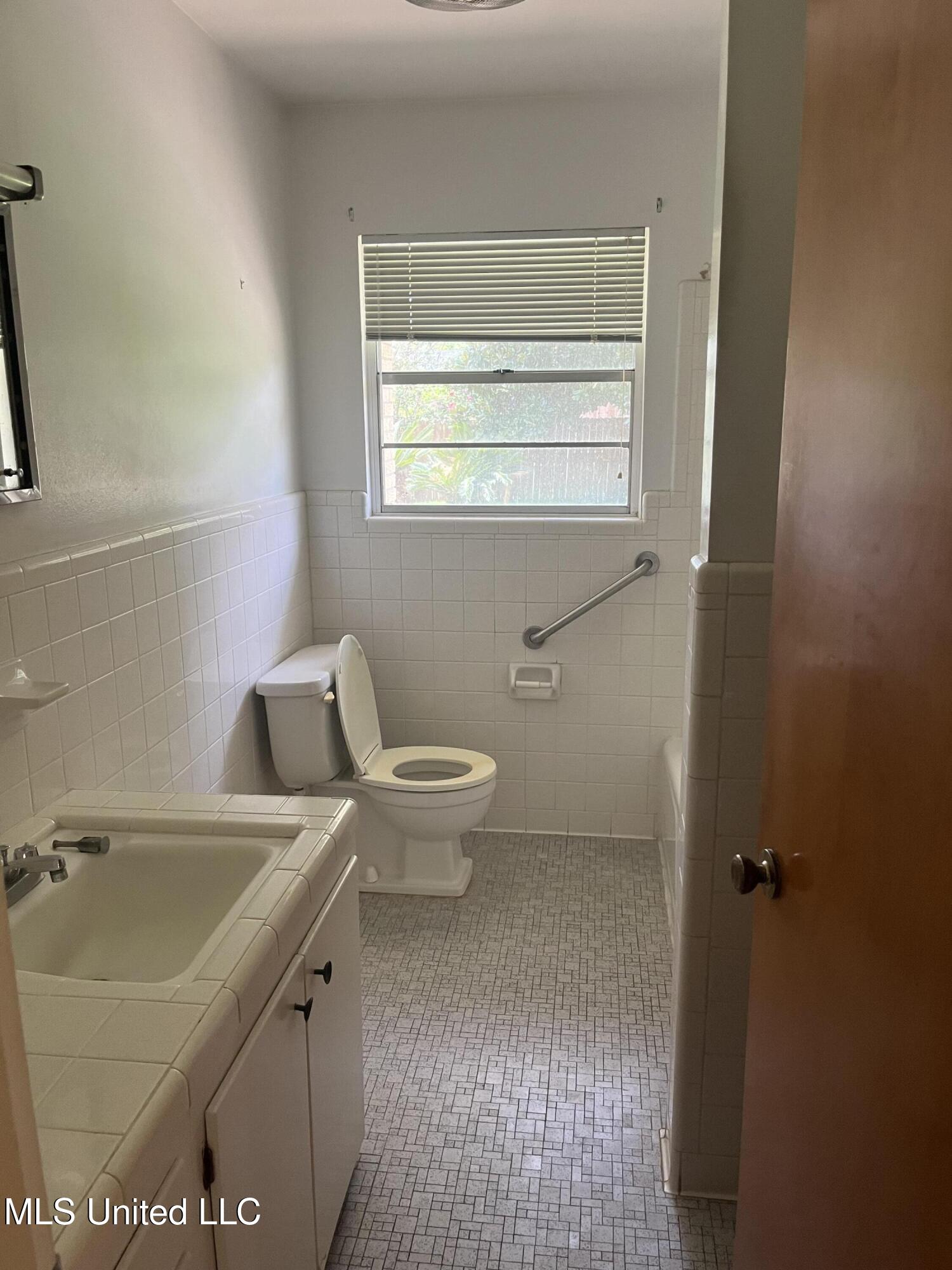 2500 Orleans Road Biloxi, MS 39531 - Photo 21 of 24 IMG_6967