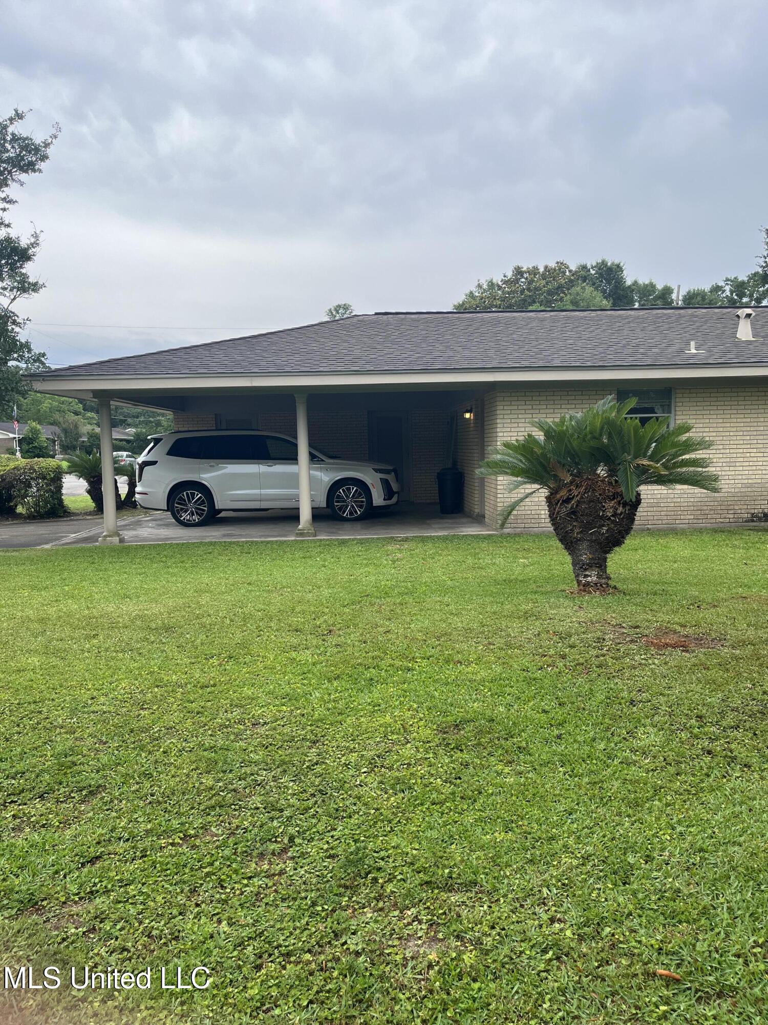 2500 Orleans Road Biloxi, MS 39531 - Photo 4 of 24 IMG_6776