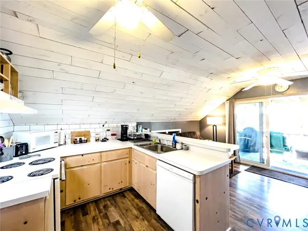 $949,900 | 615 Sandie Point Drive, Clarksville, VA 23927