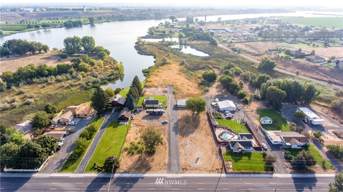 3309-3327 Valley Road Northeast Moses Lake, WA 98837 - Photo 1 of 17 Gallery Image 1