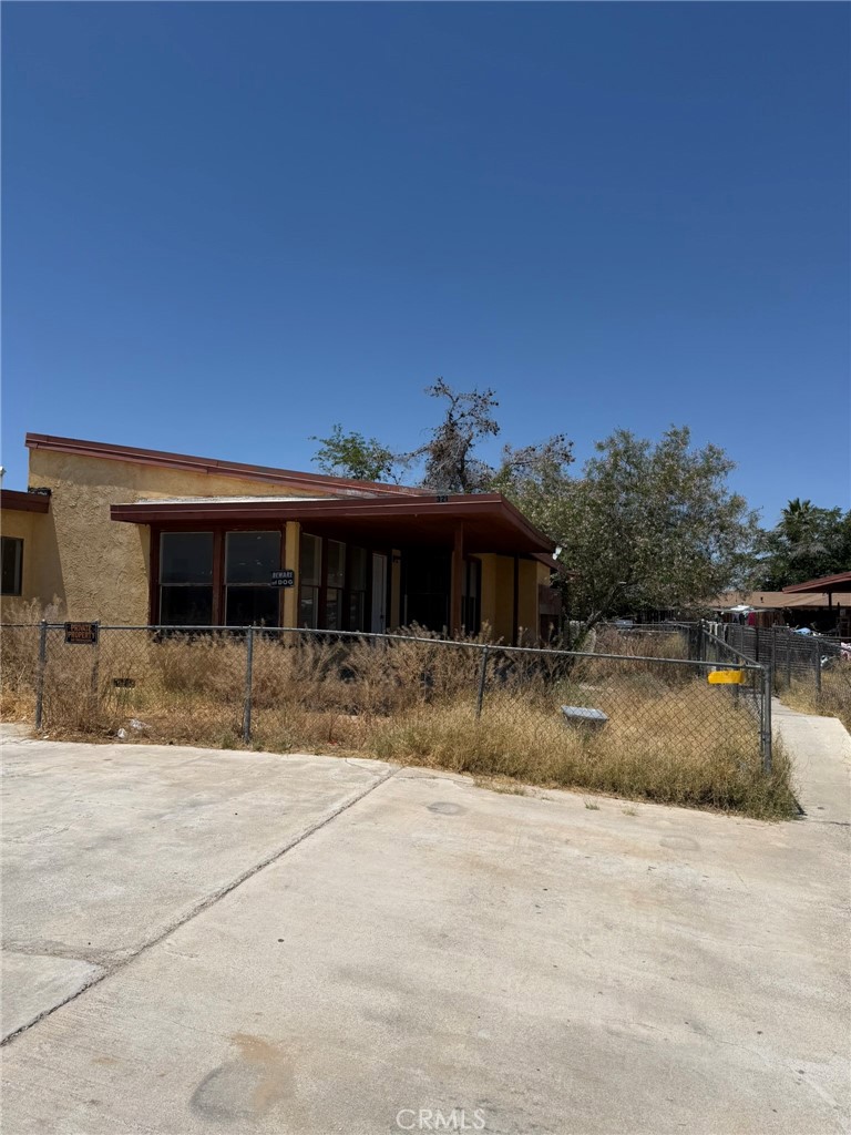 321 South Richmond Road Ridgecrest, CA 93555 - Photo 2 of 26