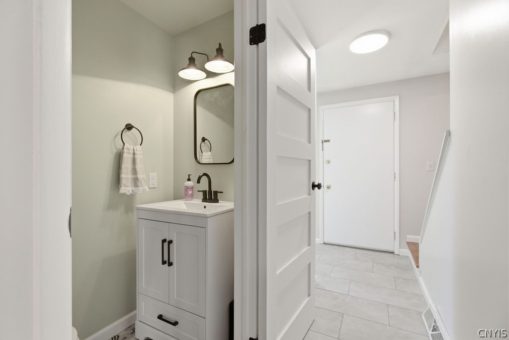 4233 Gemini Path Liverpool, NY 13090 - Photo 21 of 46