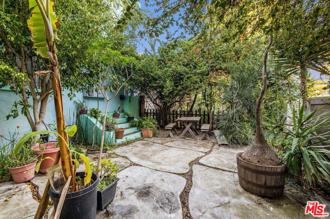 51 Ozone Avenue Venice, CA 90291 - Photo 11 of 11 a garden view with a seating space