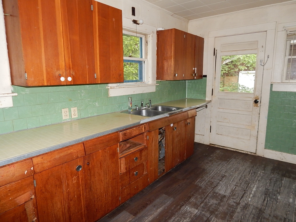 243 High Street Athol, MA 01331 - Photo 10 of 15