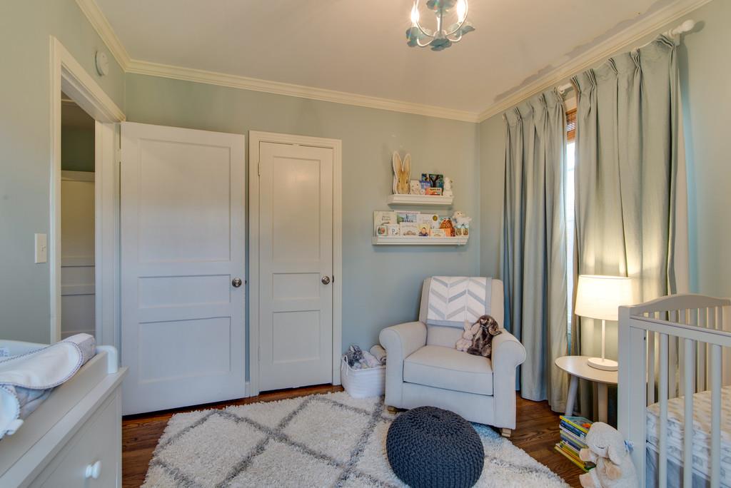 5561 Knob Road Nashville, TN 37209 - Photo 19 of 26 a living room with furniture and a window