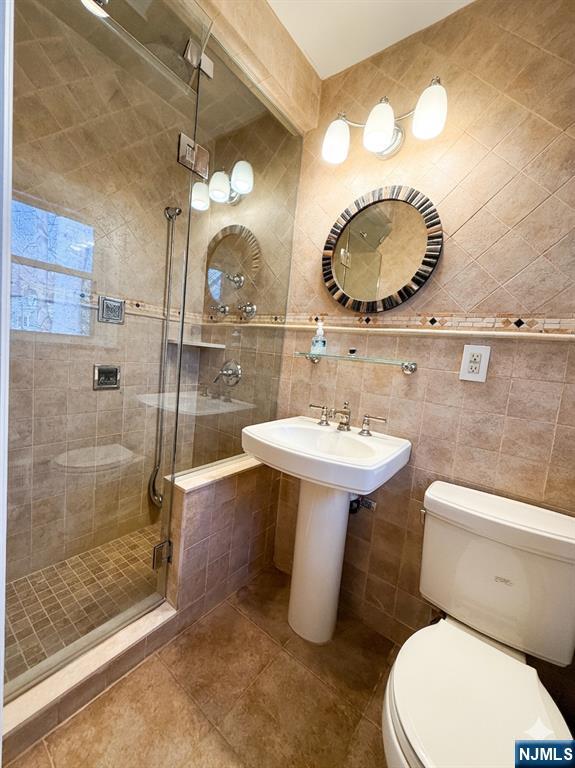 11 North Middletown Road Montvale, NJ 07645 - Photo 4 of 11