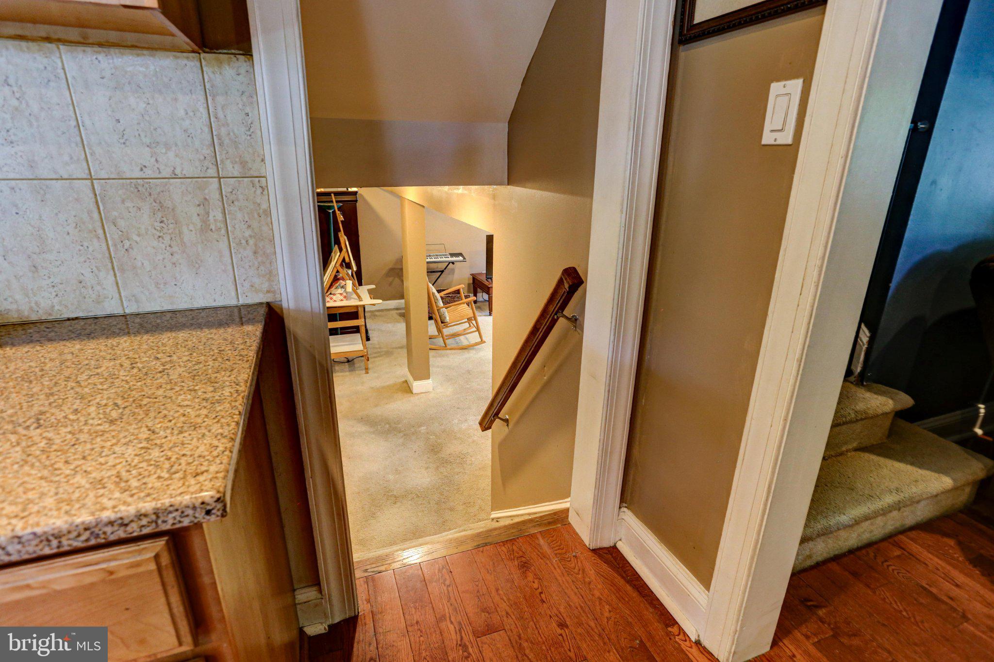 125 West Thomson Avenue Springfield, PA 19064 - Photo 21 of 41 Inviting entry to a cozy retreat.