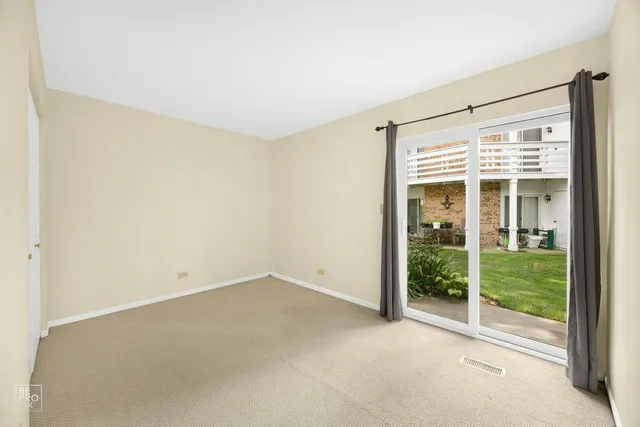 $2,495 | 1081 Courtland Drive, Unit 1081, Buffalo Grove, IL 60089