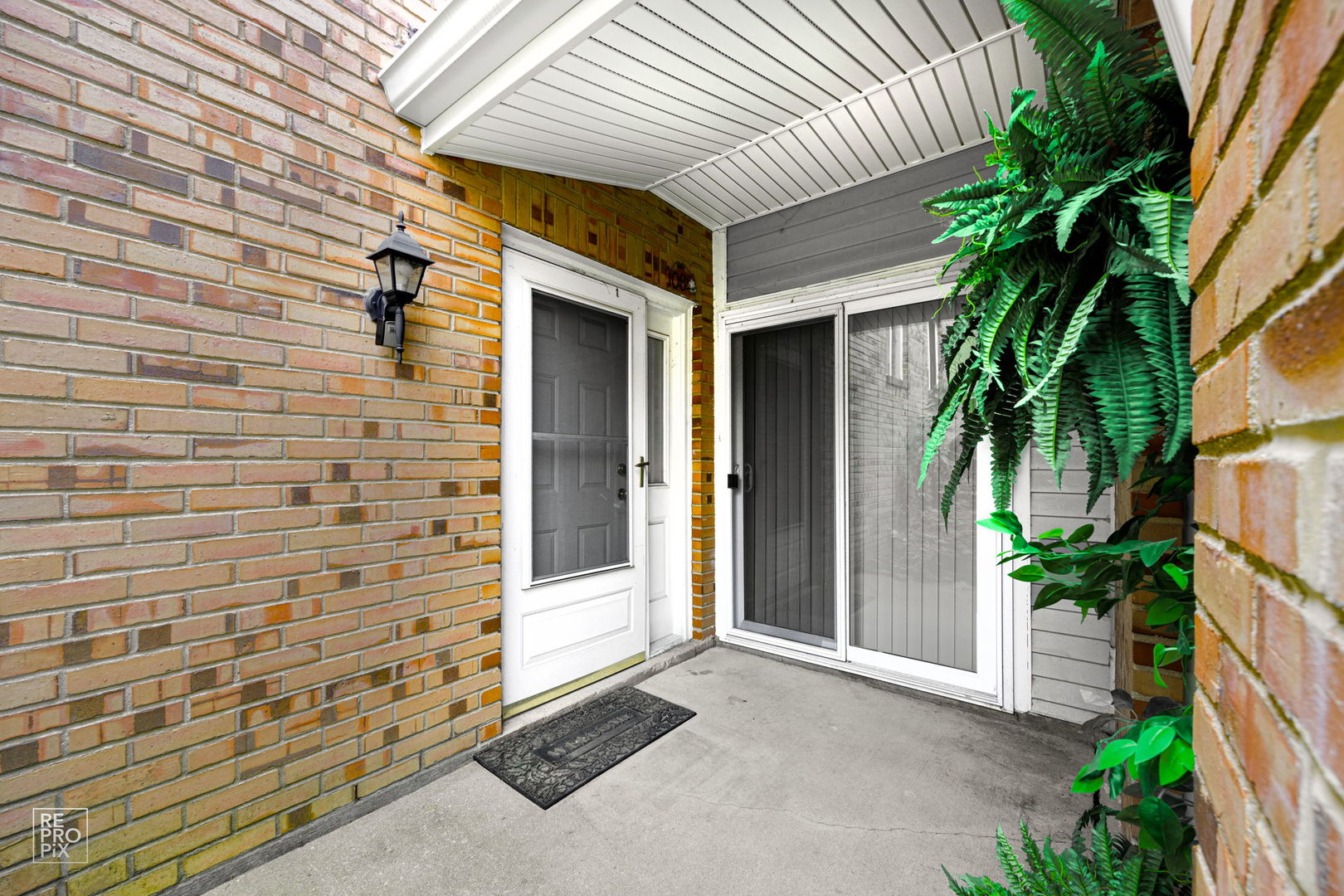 1081 Courtland Drive, Unit 1081 Buffalo Grove, IL 60089 - Photo 2 of 12