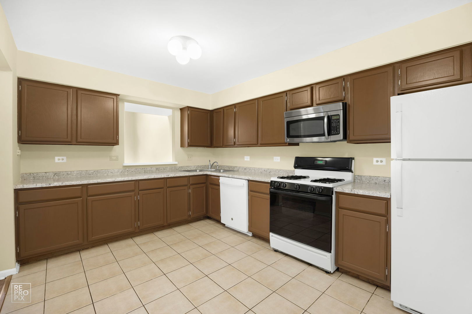 1081 Courtland Drive, Unit 1081 Buffalo Grove, IL 60089 - Photo 5 of 12